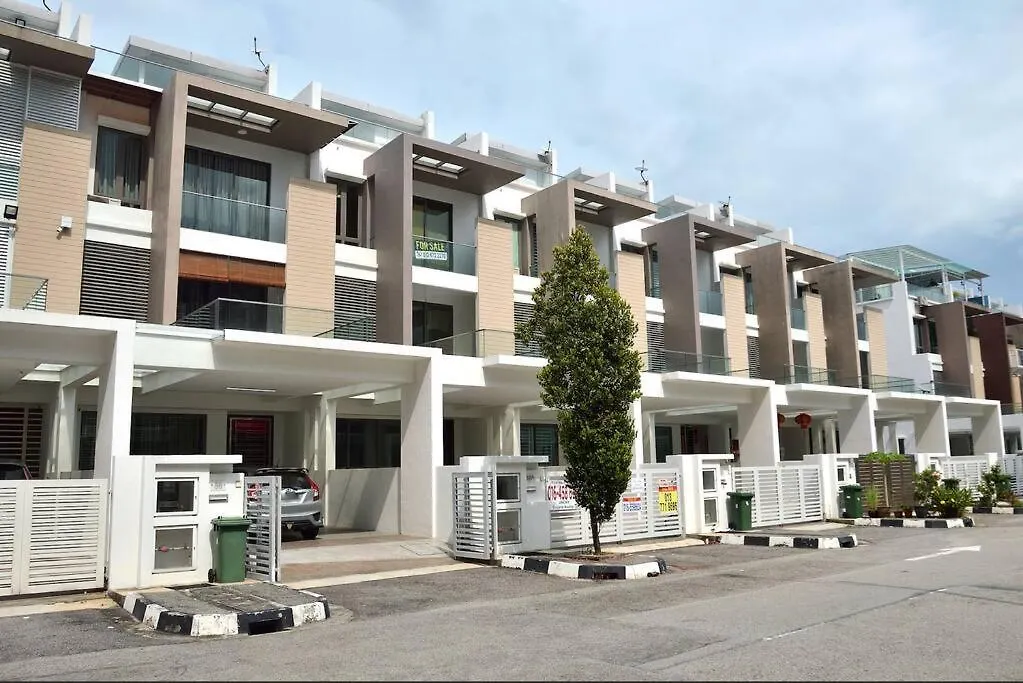 5Br 3Storey Cozy Gelugor Homestay 15Pax